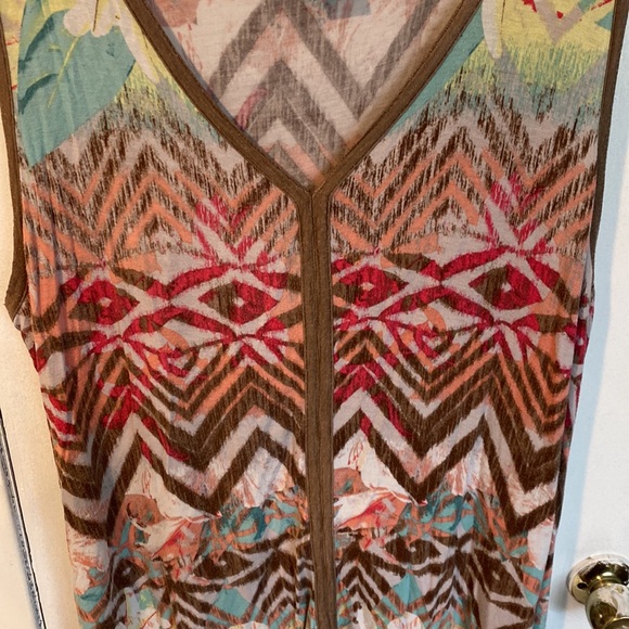 Multi color American rag sleeveless top - Picture 2 of 4